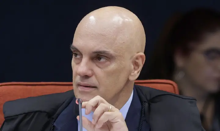 Moraes determina transferência de Bolsonaro para Papudinha