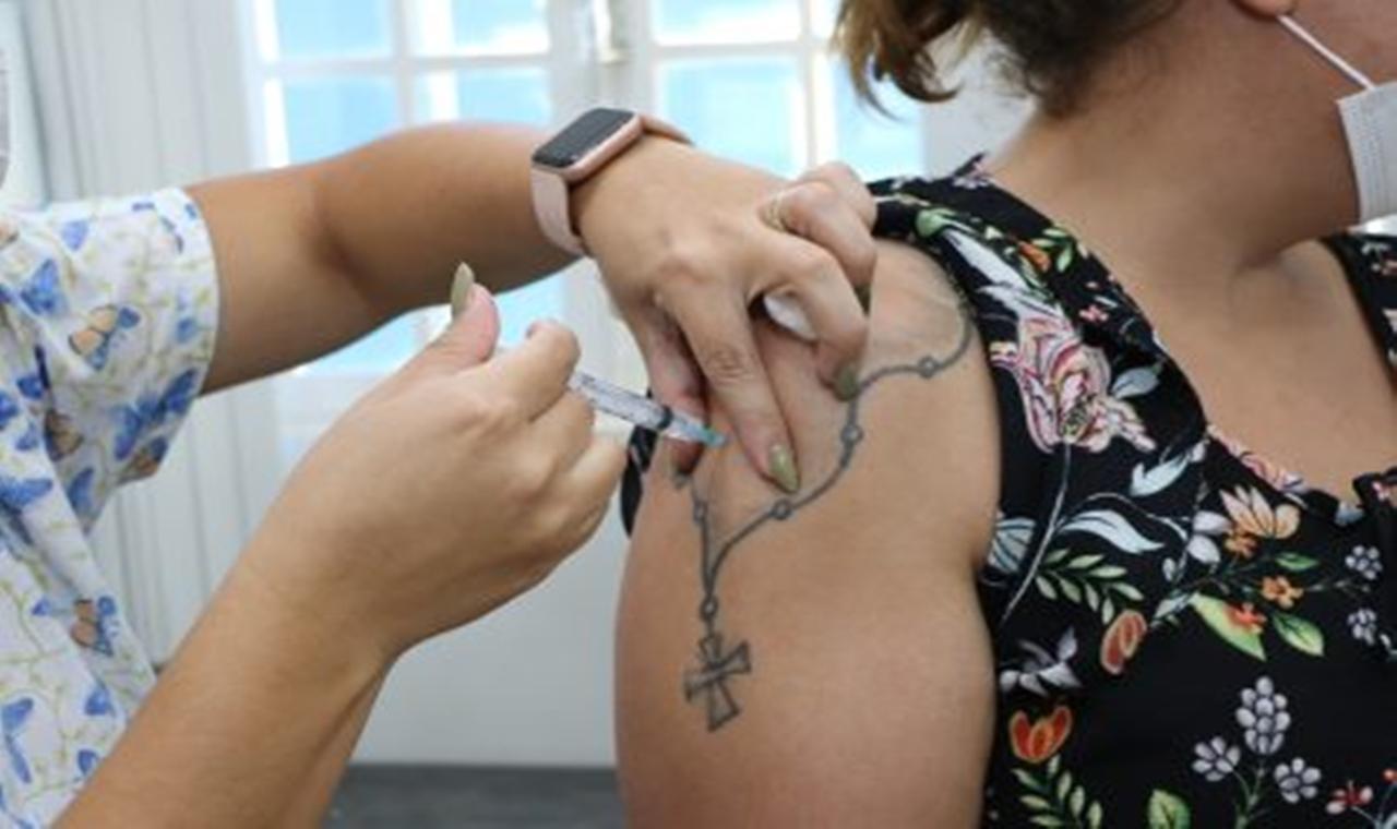 ATUALIZE SUA CARTEIRA DE VACINAÇÃO - SMS realiza Semana Municipal de Imunização em Três Lagoas