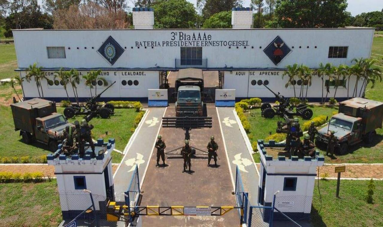 Justiça determina o fim das manifestações em frente ao Exército