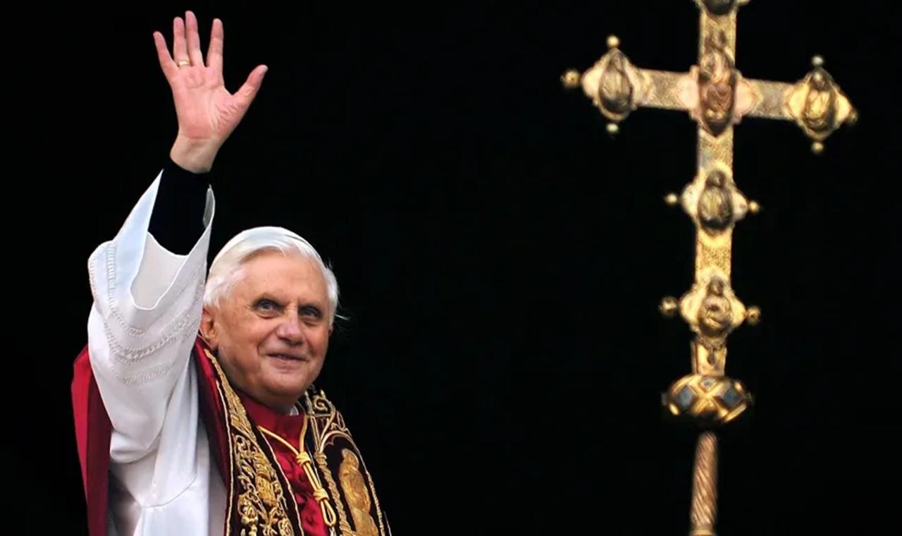 Papa Bento XVI morre aos 95 anos