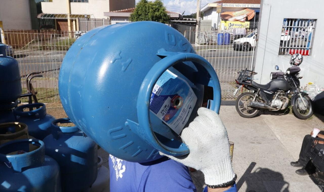 PROCON TL divulga pesquisa de preços do gás de cozinha e água mineral em Três Lagoas