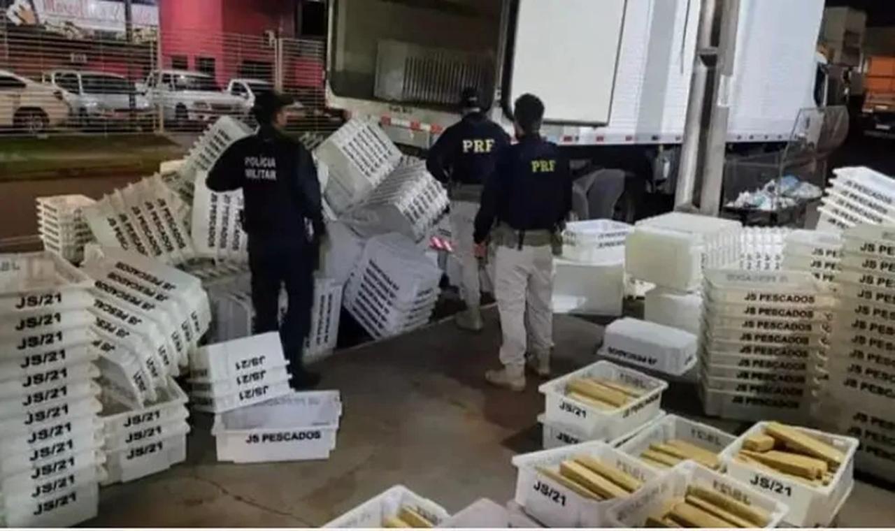 Caminhão em nome de empresa de família de senador de SC é apreendido com maconha em MS