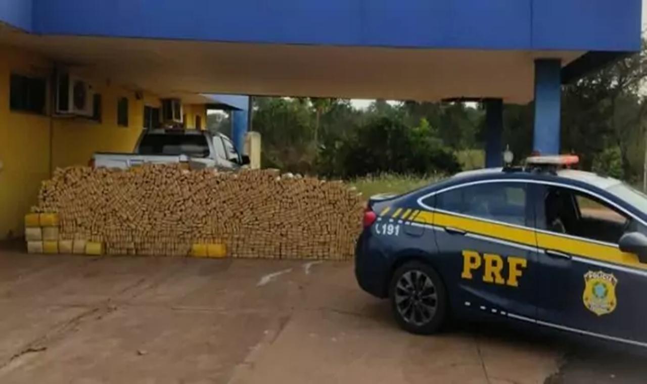 A Polícia Rodoviária Federal (PRF) apreendeu 1.368 Kg de maconha, na manhã desta quarta-feira (10), em Água Clara (MS).