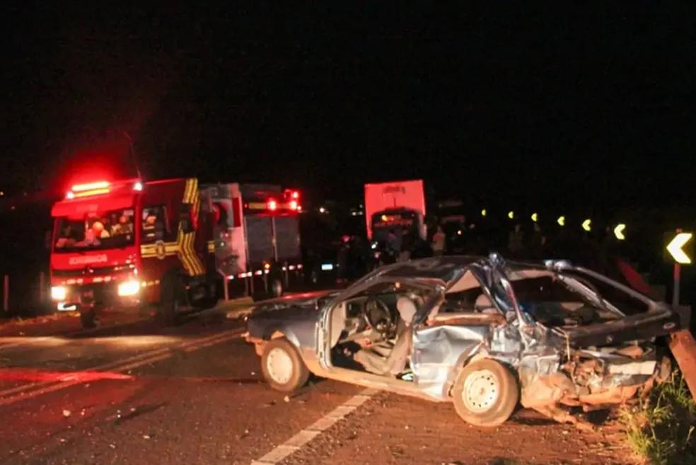Criança de três anos morre em acidente ao ser arremessada de carro na BR-262