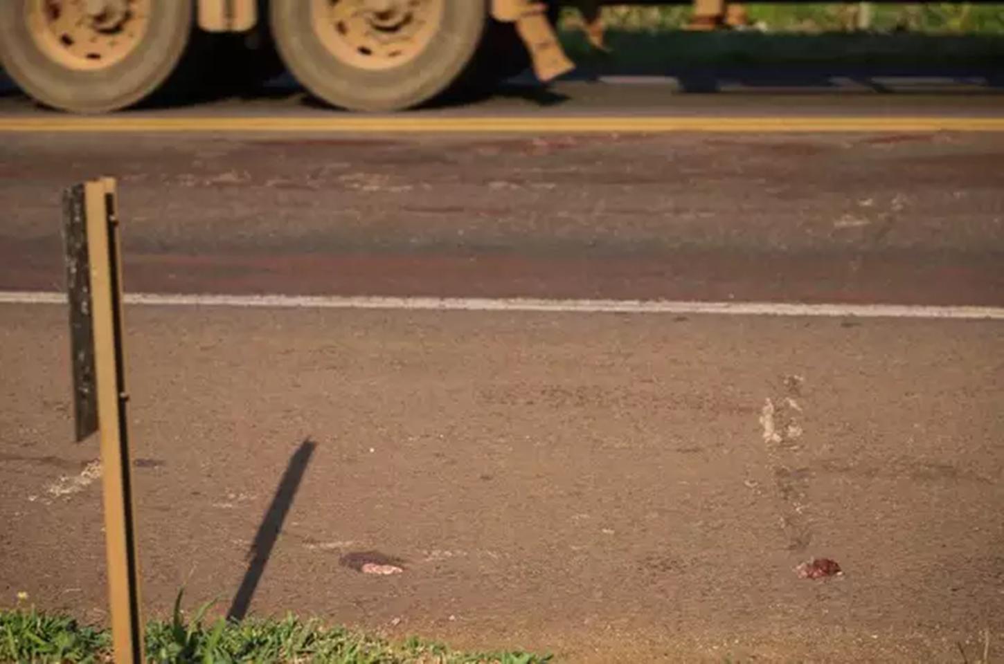 Homem tem corpo dilacerado ao ser atropelado na BR-163