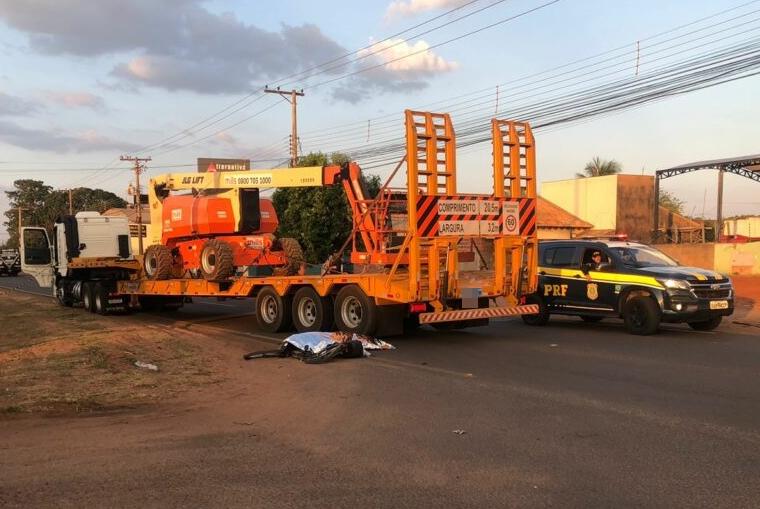 ATUALIZAÇÃO - Mulher morre após ter o crânio e tórax esmagado por carreta na Av. Ranulpho Marques Leal em Três Lagoas