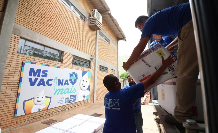Governo de MS amplia a oferta de vacinação contra dengue para crianças e adolescentes entre 10 e 14 anos