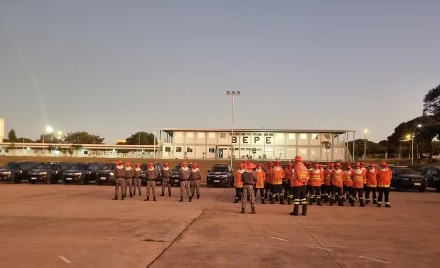 Para combater muralha de fogo no Pantanal, MS recebe reforço de bombeiros do DF e RS