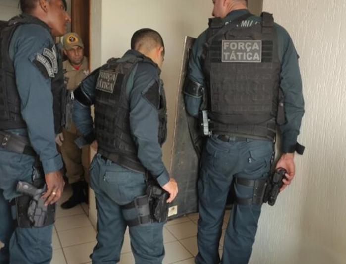 Força Tática negocia com homem armado em condomínio no centro de Três Lagoas