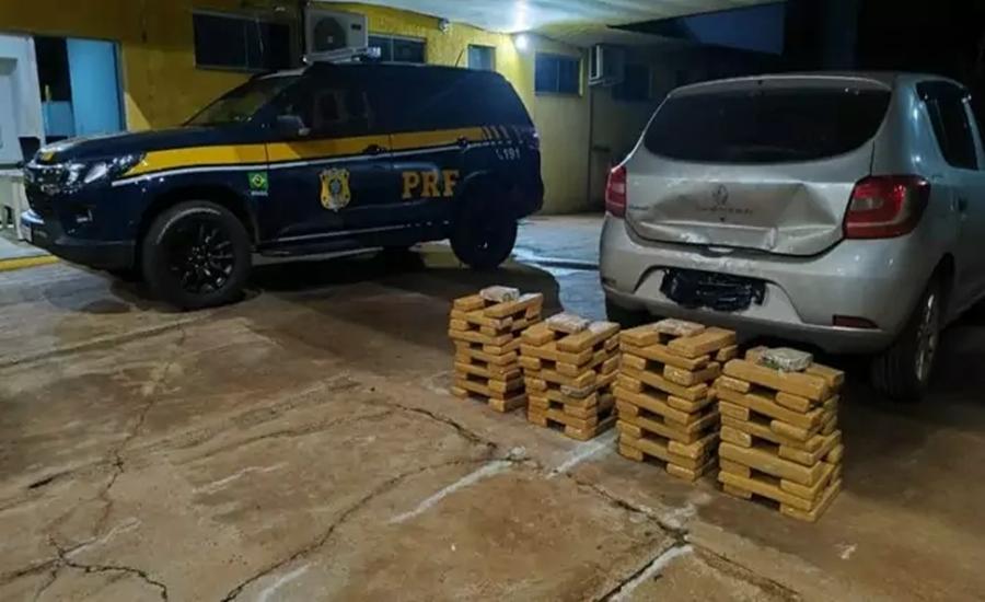 PRF apreende 100 kg de maconha em veículo abandonado em Água Clara