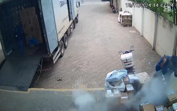 Caixa com encomenda explode em transportadora em MS e funcionário fica ferido