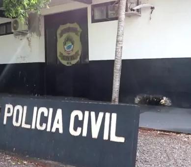 Mulher é presa depois de agredir e destruir carro de companheiro no bairro Santa Rita