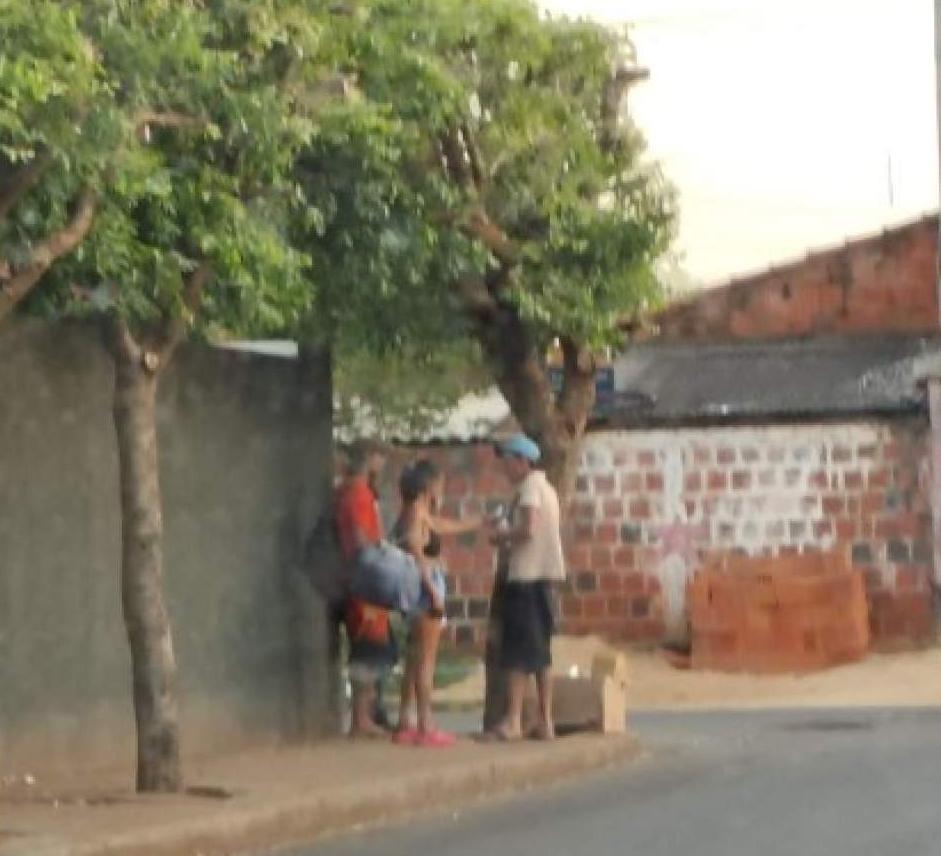 Zumbi do crack tomam conta das ruas e espalham pânico entre moradores do Paranapungá