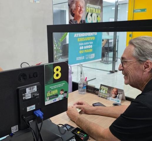 Detran-MS valoriza o público acima de 60 anos com descontos na CNH e atendimento personalizado