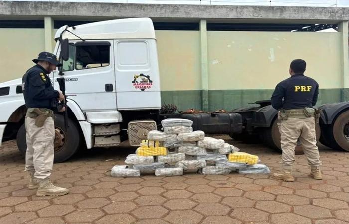 Mãe e filho são presos com 160 kg de cocaína em caminhão na BR-158