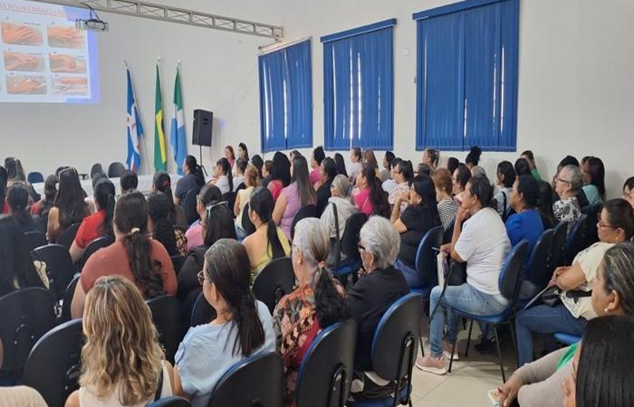 Merendeiras da Rede Municipal de Ensino participam de capacitação promovida pela SEMEC