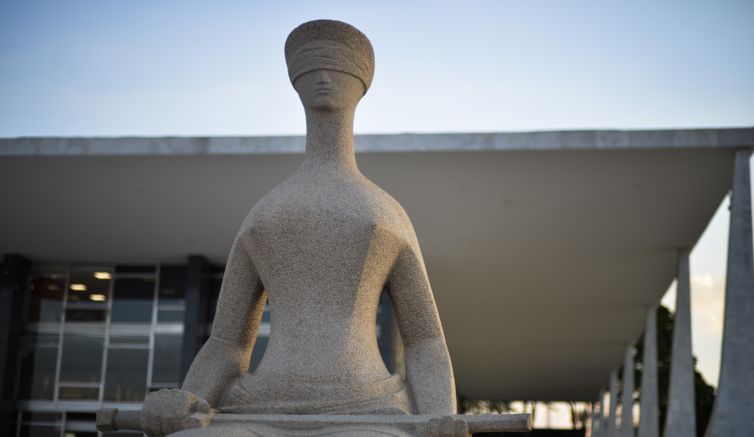 Primeira Turma do STF decide hoje se mantém Bolsonaro preso