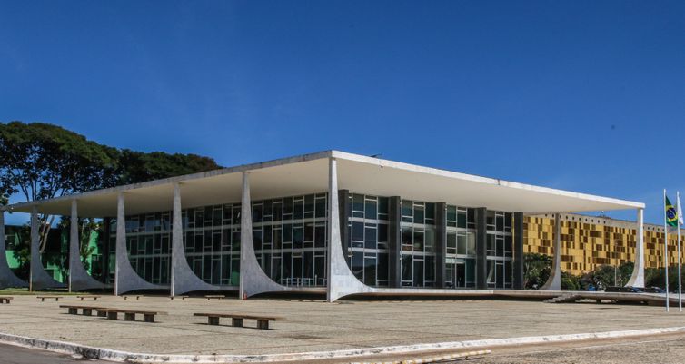 Trama golpista: réu preso não poderá assistir formatura da filha