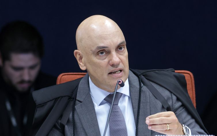 Moraes autoriza oitiva de Bolsonaro sobre material achado no Alvorada
