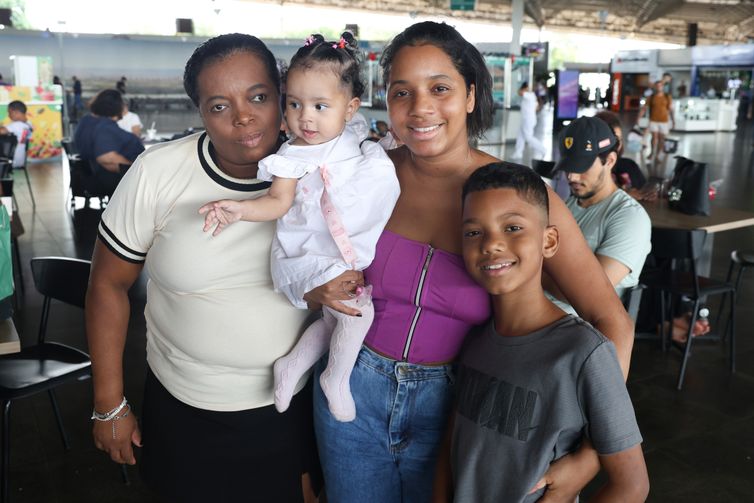 Mulheres veem no Natal a data para deixar a saudade e unir a família