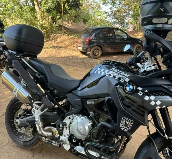 Suspeito morre após reagir a abordagem e tentar atirar contra policiais no bairro Jupiá