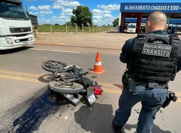 Motociclista de 62 anos morre após colisão com carreta no Anel Viário em Três Lagoas