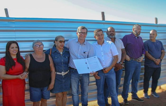 Prefeito assina ordem de serviço para construção do CEI Portinari no Jardim Alvorada