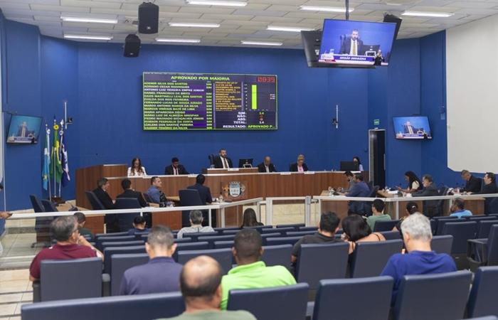Na manhã desta terça-feira (10), os vereadores da Câmara de Três Lagoas realizaram a primeira sessão do ano legislativo (2026).