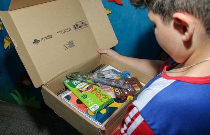 Prefeitura de Três Lagoas realiza entrega de Kits Escolares em escolas municipais