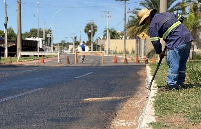 Avenida Aldair Rosa de Oliveira, na Lagoa Maior, já está recebendo recapeamento
