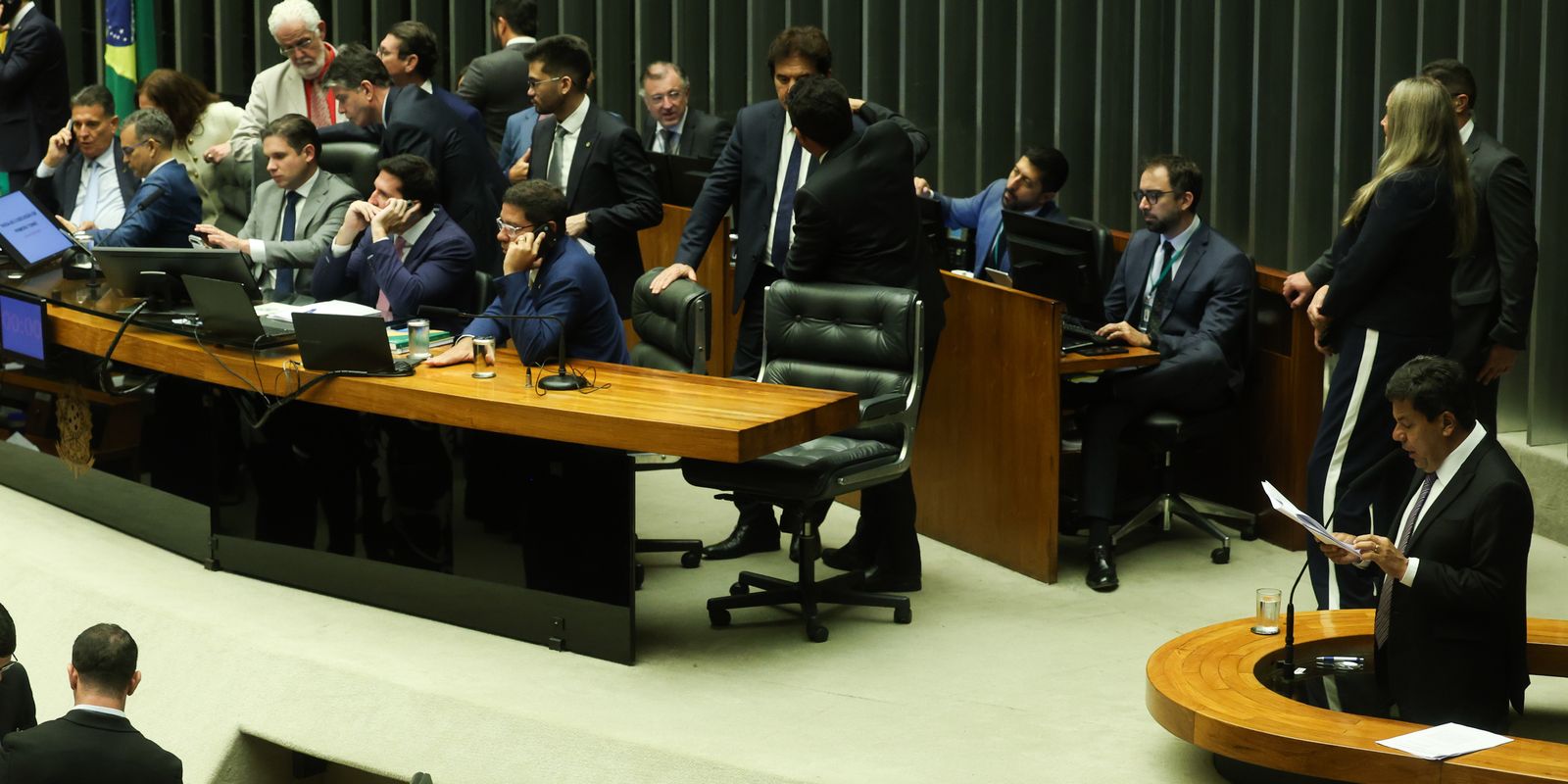 Câmara aprova em segundo turno PEC da Segurança Pública