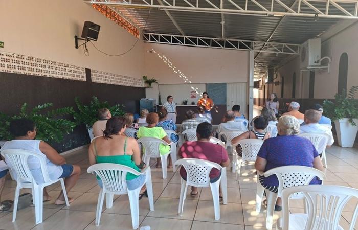CRAS Amélia Jorge e Centro Pop promovem ação no Paranapungá com foco em pessoas em situação de rua