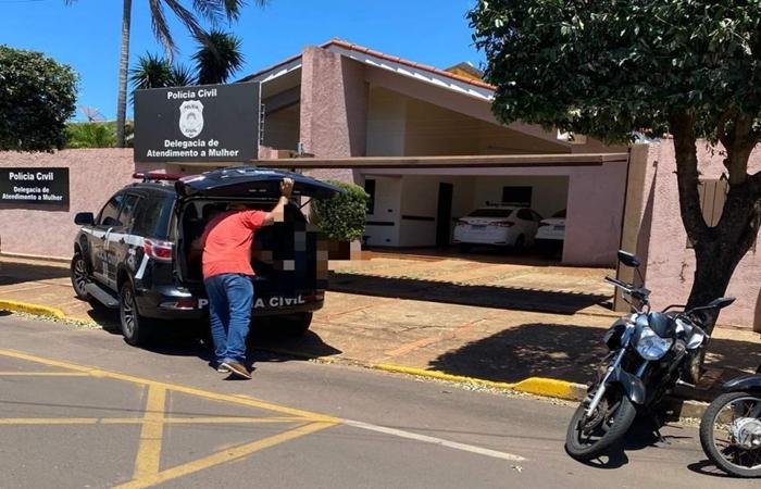 Homem é preso por invadir redes sociais e e-mail da ex-companheira