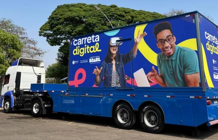 Carreta Digital do Gov BR chega a TL com apoio da Prefeitura e deve capacitar cerca de mil alunos em tecnologia