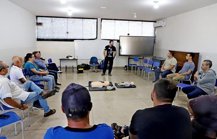 Curso de primeiros socorros capacita profissionais do turismo em Três Lagoas