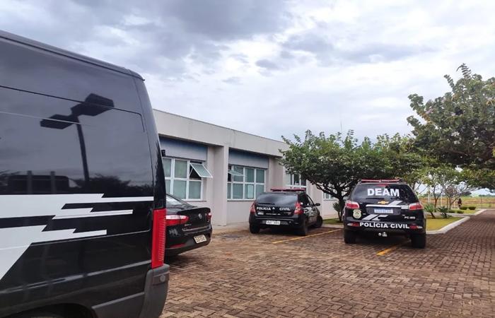 Homem é preso por tentar asfixiar ex-companheira grávida com inseticida em MS