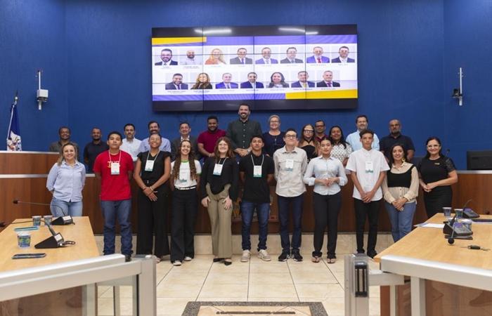 Jovens vereadores participam de formação e escolhem seus padrinhos