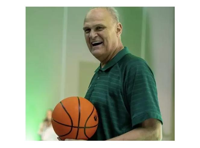 Morre Oscar Schmidt, lenda do basquete brasileiro