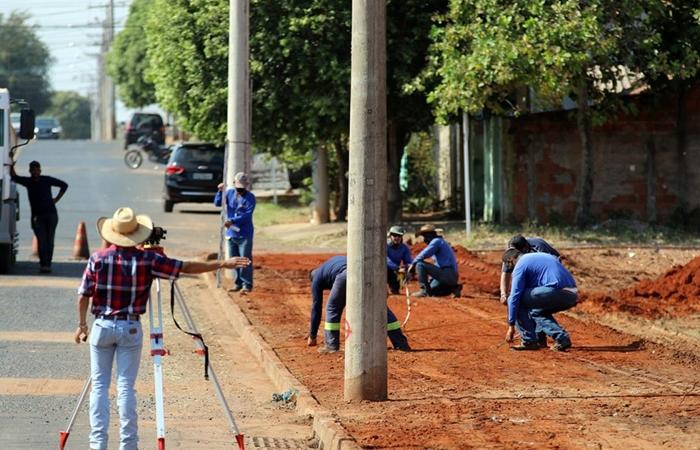 SEINTRA orienta moradores sobre responsabilidade com as calçadas de bairros que recebem pavimentação