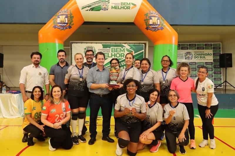 Equipe de Três Lagoas conquista vice-campeonato no voleibol adaptado 60+ em torneio realizado em Chapadão do Sul