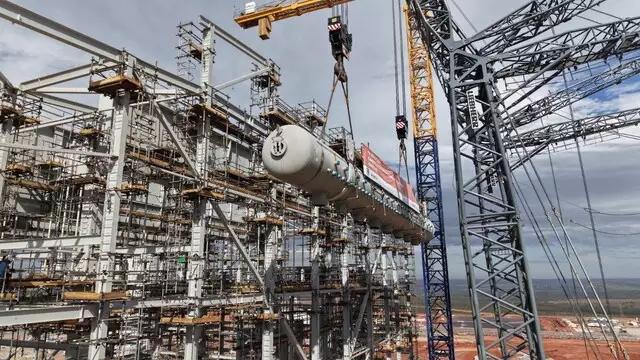 Megaoperação instala equipamento de 300 toneladas na fábrica da Arauco