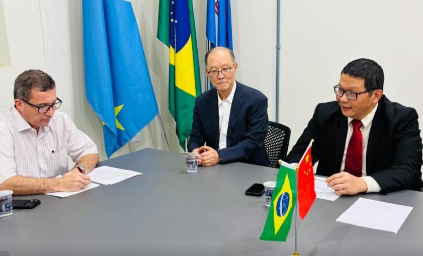 Prefeito recebe empresários que pretendem implantar indústria de R$ 130 milhões em Três Lagoas