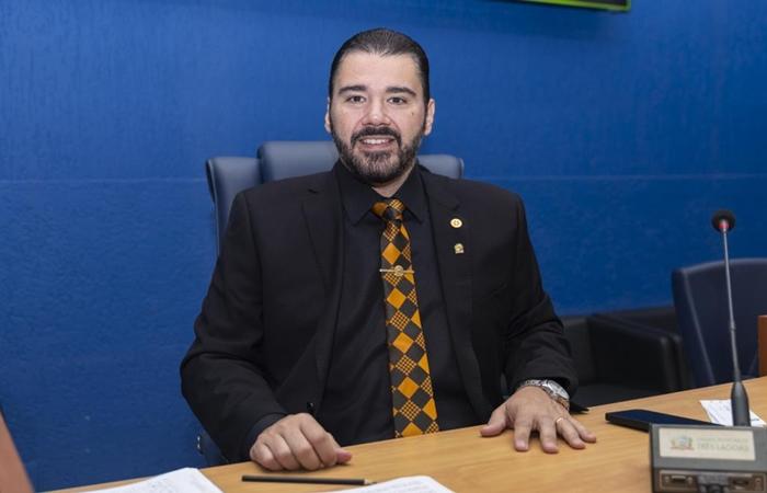 Tonhão defende a reativação do Banco de Olhos e programa de arborização no entorno das escolas