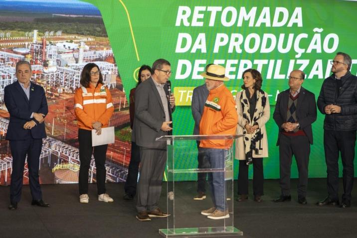 Prefeito Cassiano Maia e Presidente Lula assinam reinício das obras da UFN-3 em Três Lagoas