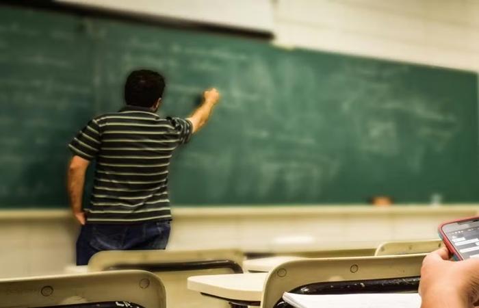 Autorizado concurso público com 2.000 vagas para professores da Rede Estadual de Ensino