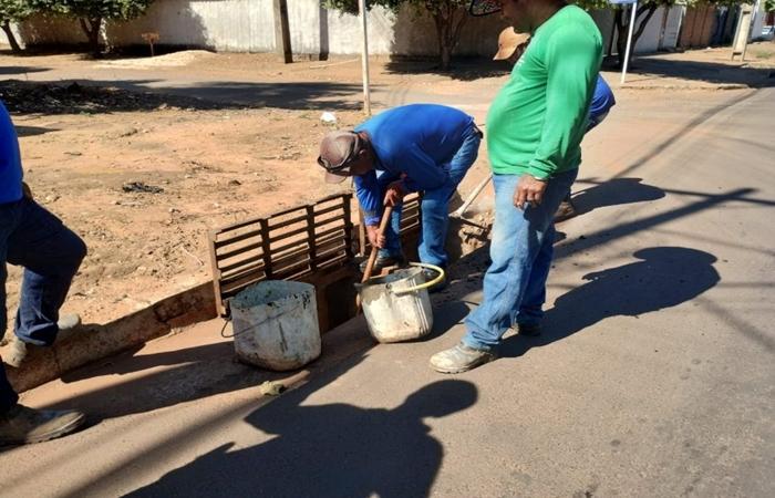 Prefeitura intensifica limpeza de bueiros em Três Lagoas