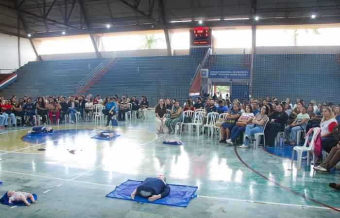 Prefeitura investe na segurança escolar e reúne 900 profissionais da Educação em treinamento de primeiros socorros