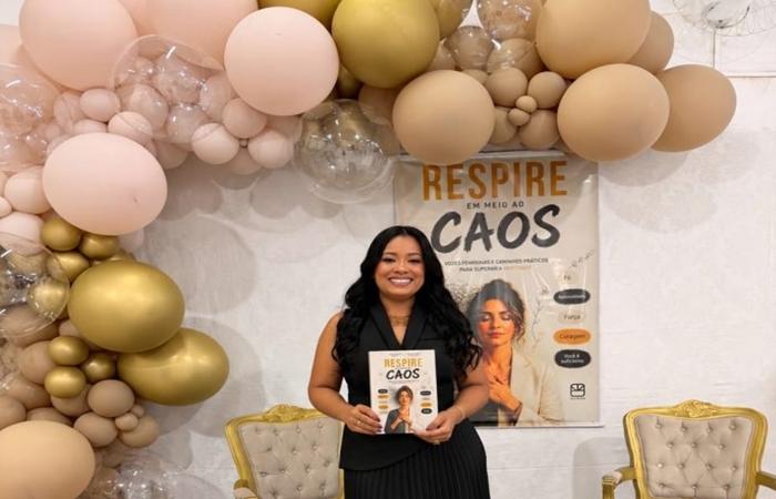 Coautora três-lagoense promove tarde de autógrafos do livro “Respire em Meio ao Caos”
