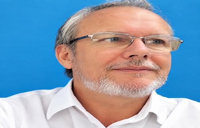 Roda de conversa sobre literatura e poema acontece nesta terça-feira (15) na Biblioteca Municipal