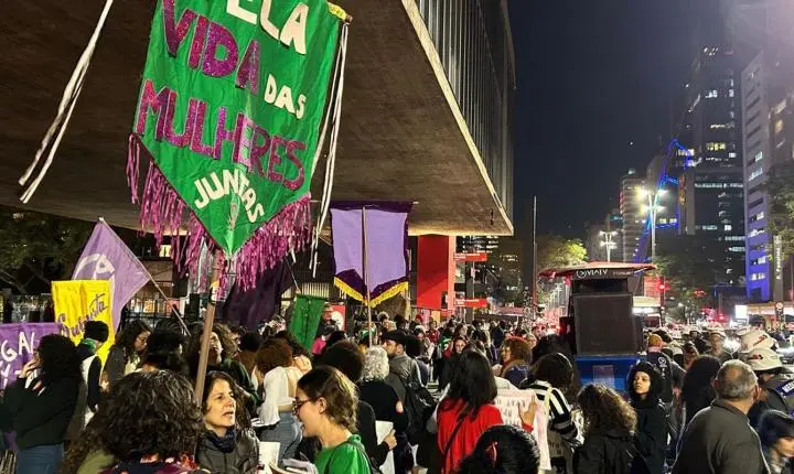 Ato em SP pede manutenção de norma sobre aborto em casos de estupro